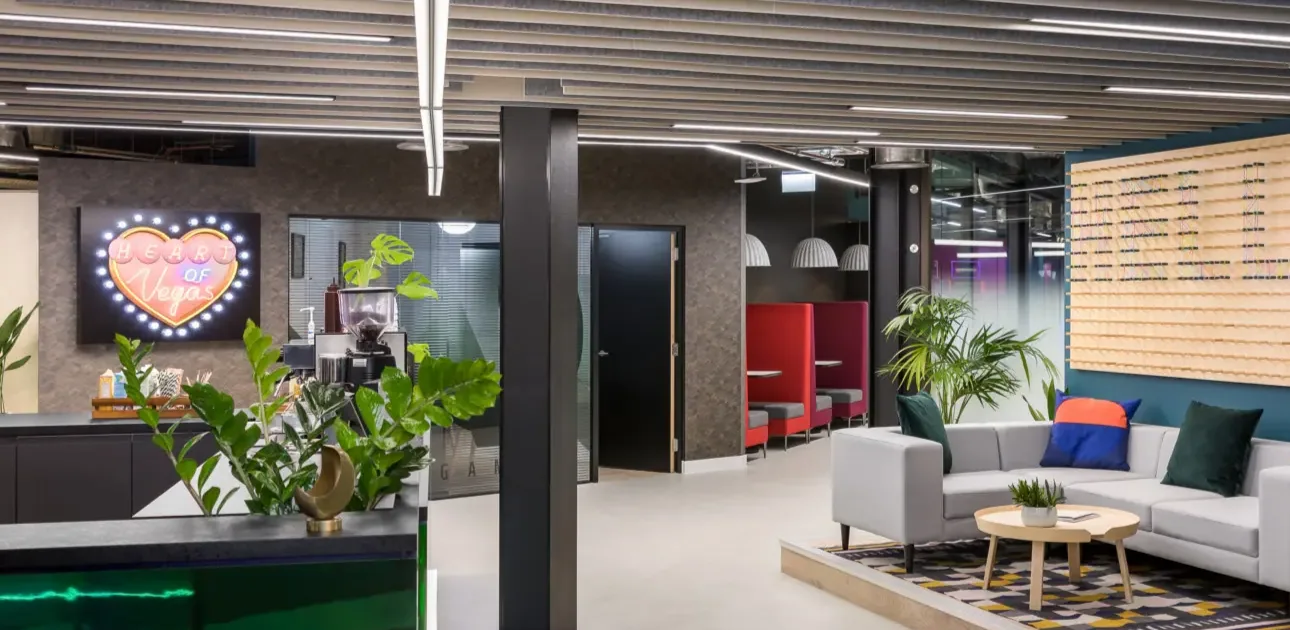 Social Media With Aarkanegroup